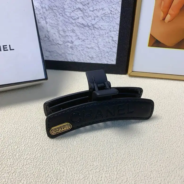 Chanel Hair Grab Clip  (3)